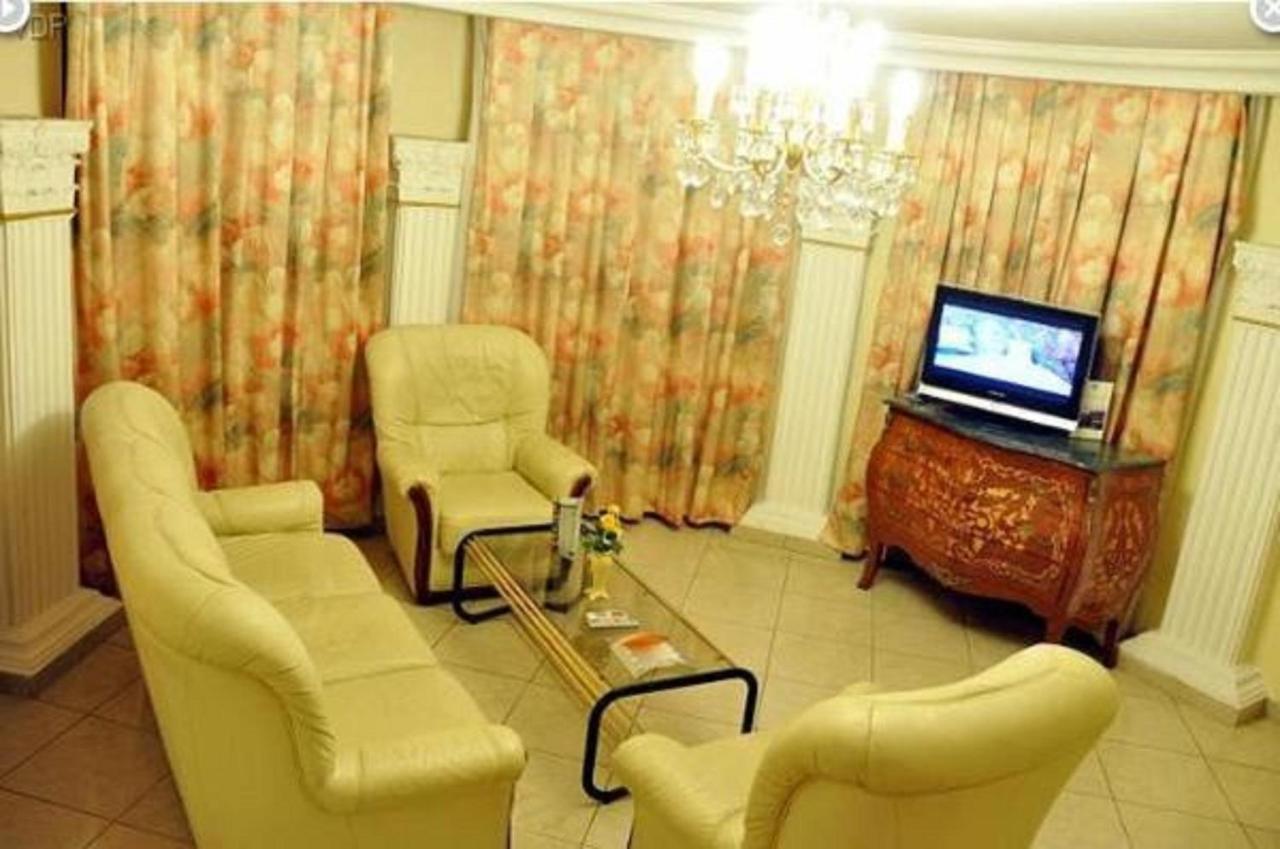 Hotel Vallee Des Princes Дуала Экстерьер фото