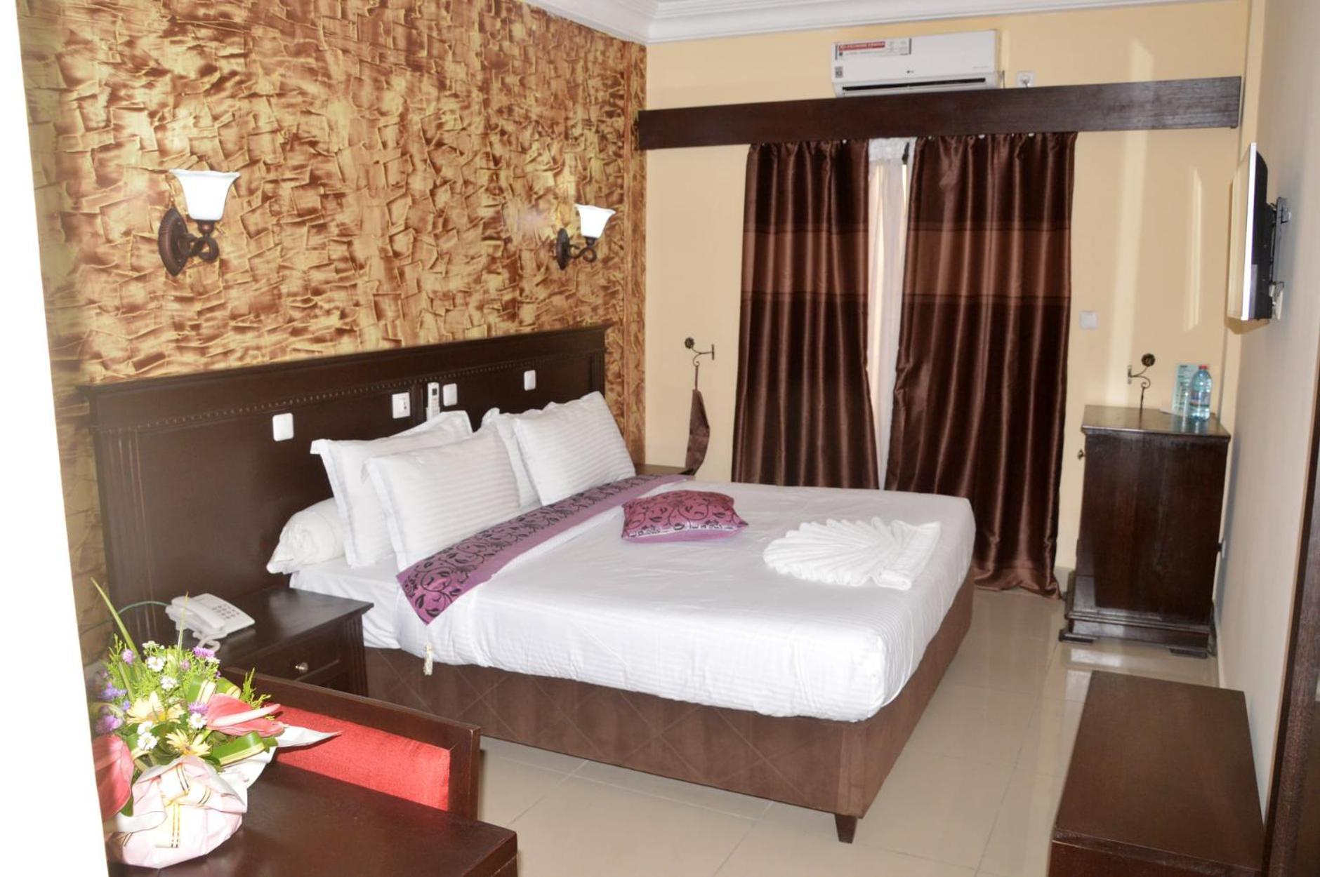 Hotel Vallee Des Princes Дуала Экстерьер фото